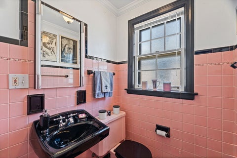 Tiny photo for 2738 W Fitch Avenue, Chicago, IL 60645 (MLS # 12656844)