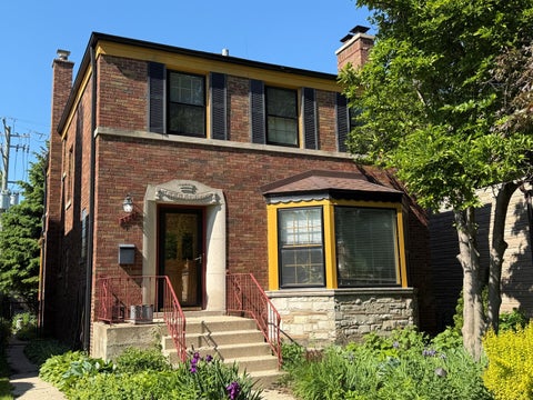 Photo of 2738 W Fitch Avenue, Chicago, IL 60645 (MLS # 12656844)