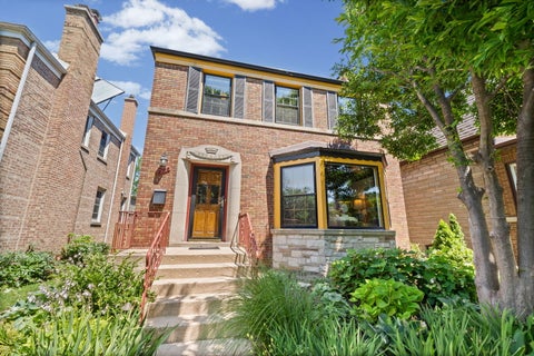 Tiny photo for 2738 W Fitch Avenue, Chicago, IL 60645 (MLS # 12656844)
