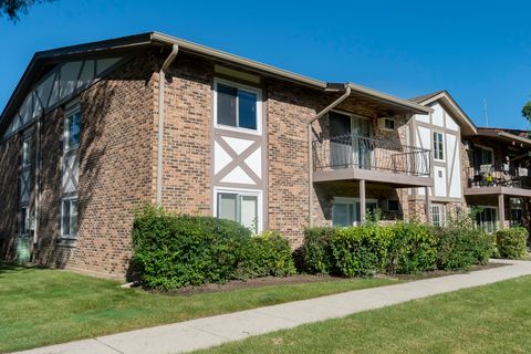 A home in Willowbrook