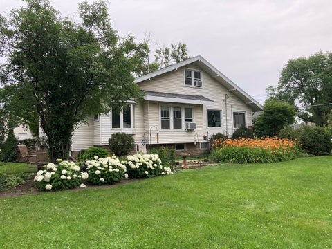 Tiny photo for 644 S 4th Avenue, Des Plaines, IL 60016 (MLS # 12705580)