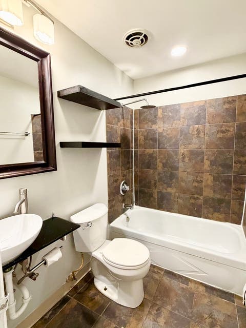 Tiny photo for 605 N WOLF Road #8E, Hillside, IL 60162 (MLS # 12649422)