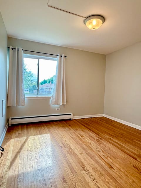 Tiny photo for 605 N WOLF Road #8E, Hillside, IL 60162 (MLS # 12649422)