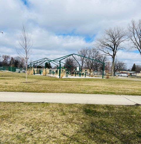Tiny photo for 605 N WOLF Road #8E, Hillside, IL 60162 (MLS # 12649422)