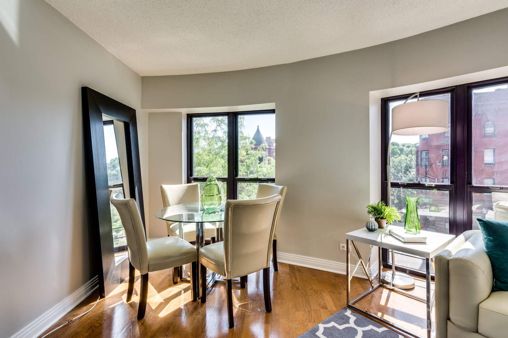 350 W Belden Avenue 308