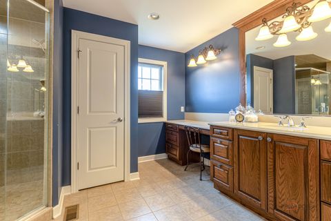 Tiny photo for 231 Cater Lane, Libertyville, IL 60048 (MLS # 12614979)