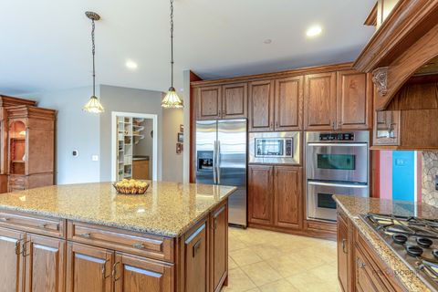 Tiny photo for 231 Cater Lane, Libertyville, IL 60048 (MLS # 12614979)