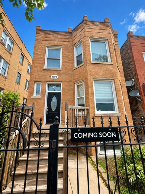 3104 W Walton Street