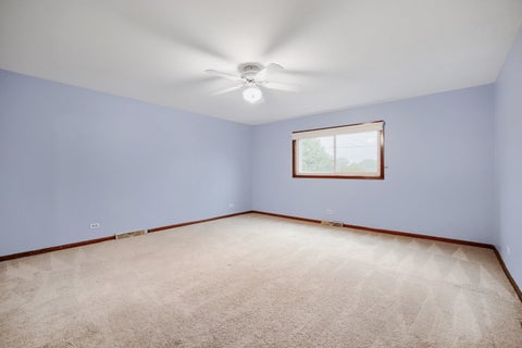 Tiny photo for 829 N Howard Avenue, Elmhurst, IL 60126 (MLS # 12774254)