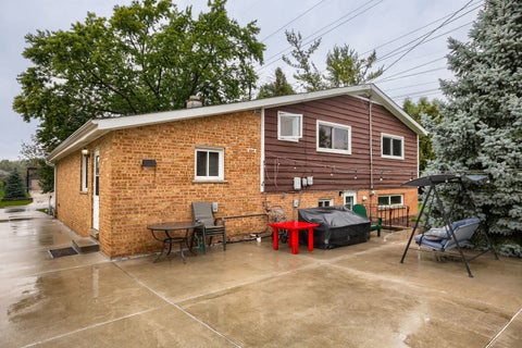 Tiny photo for 829 N Howard Avenue, Elmhurst, IL 60126 (MLS # 12774254)