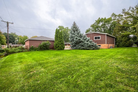 Tiny photo for 829 N Howard Avenue, Elmhurst, IL 60126 (MLS # 12774254)