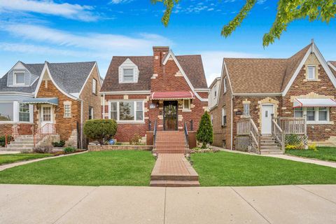 Tiny photo for 2849 N Merrimac Avenue, Chicago, IL 60634 (MLS # 12627876)