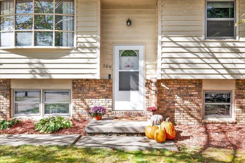 Tiny photo for 109 S Evergreen Lane, Bloomington, IL 61704 (MLS # 12493474)