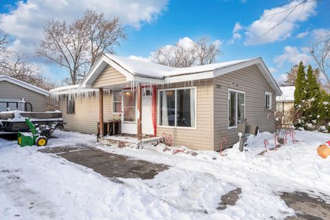 Photo of 1262 Navajo Drive, Carpentersville, IL 60110 (MLS # 12530837)