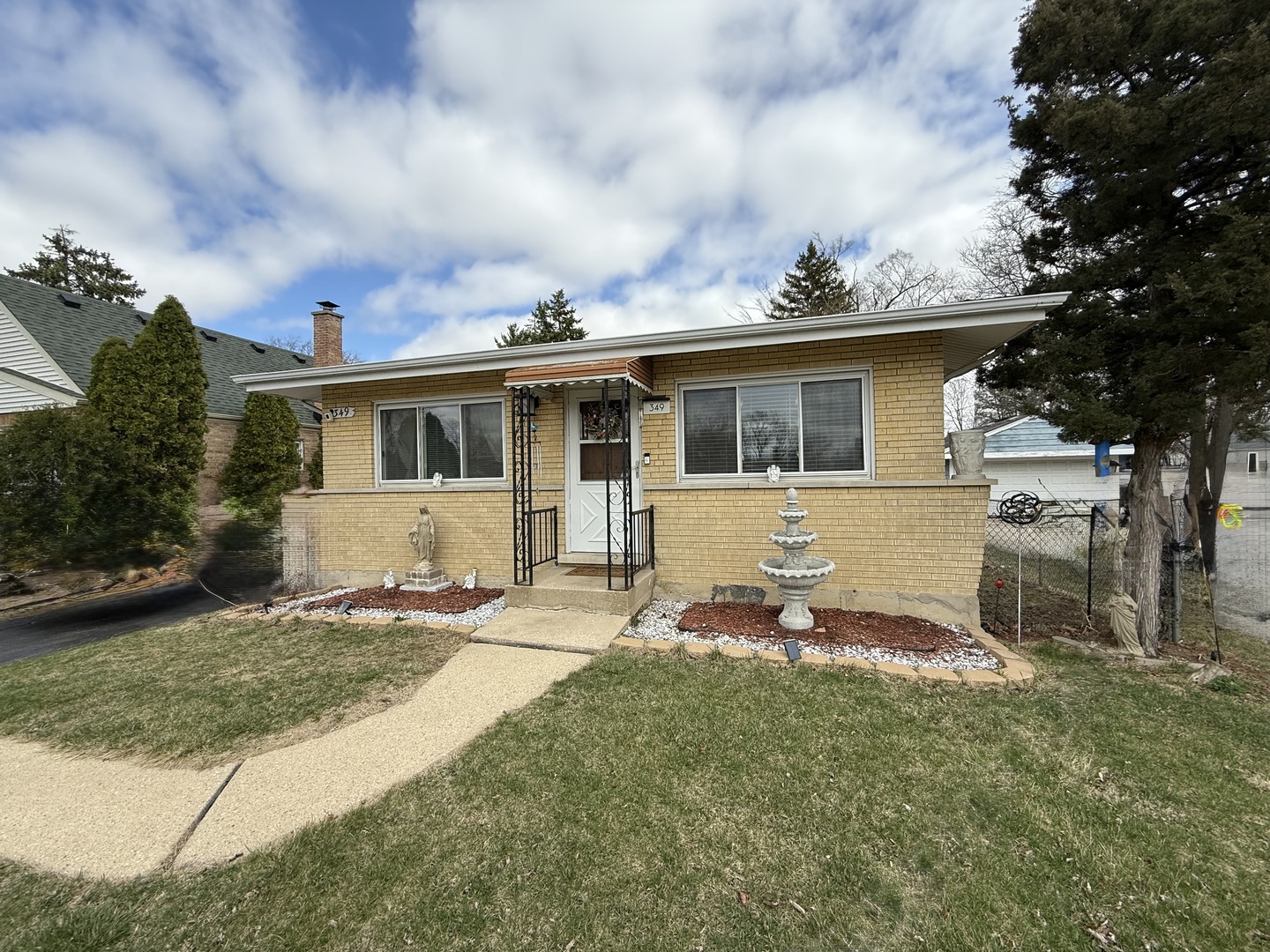 349 Catalpa Avenue
