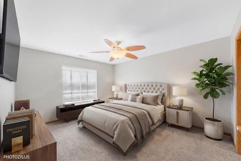 Tiny photo for 634 W Jonathan Drive #2, Round Lake, IL 60073 (MLS # 12572050)