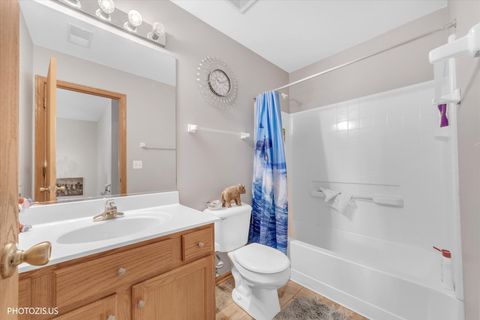 Tiny photo for 634 W Jonathan Drive #2, Round Lake, IL 60073 (MLS # 12572050)