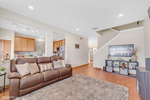 Tiny photo for 634 W Jonathan Drive #2, Round Lake, IL 60073 (MLS # 12572050)