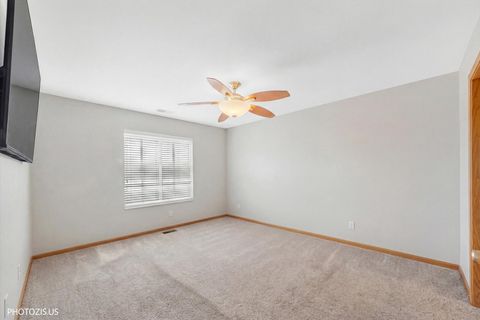 Tiny photo for 634 W Jonathan Drive #2, Round Lake, IL 60073 (MLS # 12572050)
