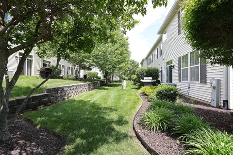 Tiny photo for 2888 Falling Waters Drive, Lindenhurst, IL 60046 (MLS # 12650214)