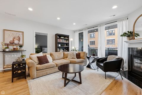 Tiny photo for 835 W Diversey Parkway #5, Chicago, IL 60614 (MLS # 12617374)