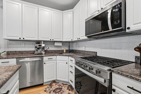 Tiny photo for 835 W Diversey Parkway #5, Chicago, IL 60614 (MLS # 12617374)