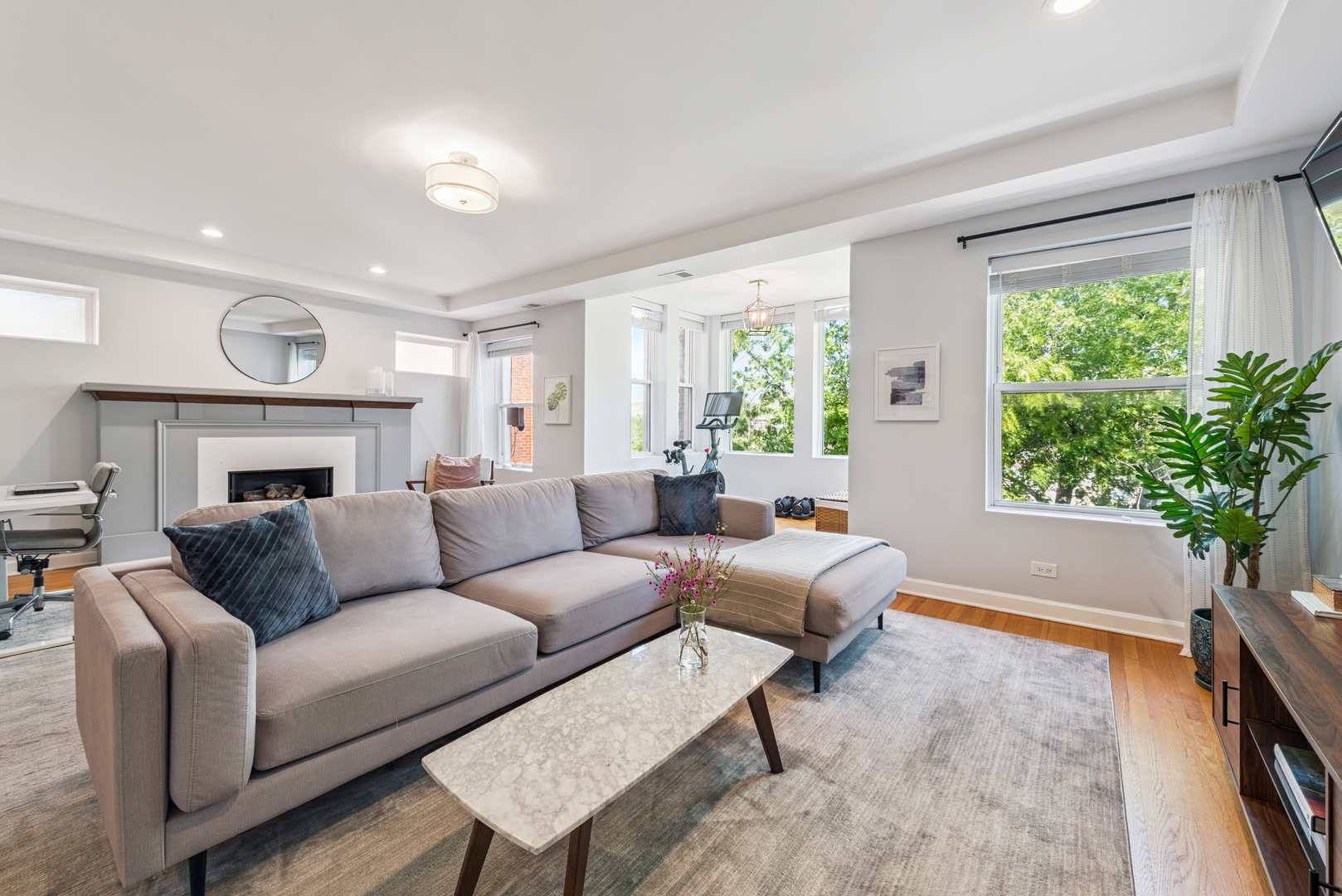 945 W Agatite Avenue 3