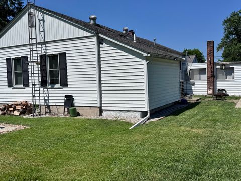 Tiny photo for 104 E Poplar Street, Odin, IL 62870 (MLS # 12694278)