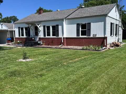 Tiny photo for 104 E Poplar Street, Odin, IL 62870 (MLS # 12694278)