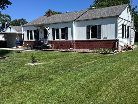 Tiny photo for 104 E Poplar Street, Odin, IL 62870 (MLS # 12694278)