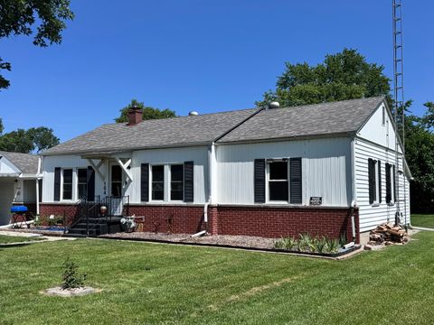 Tiny photo for 104 E Poplar Street, Odin, IL 62870 (MLS # 12694278)