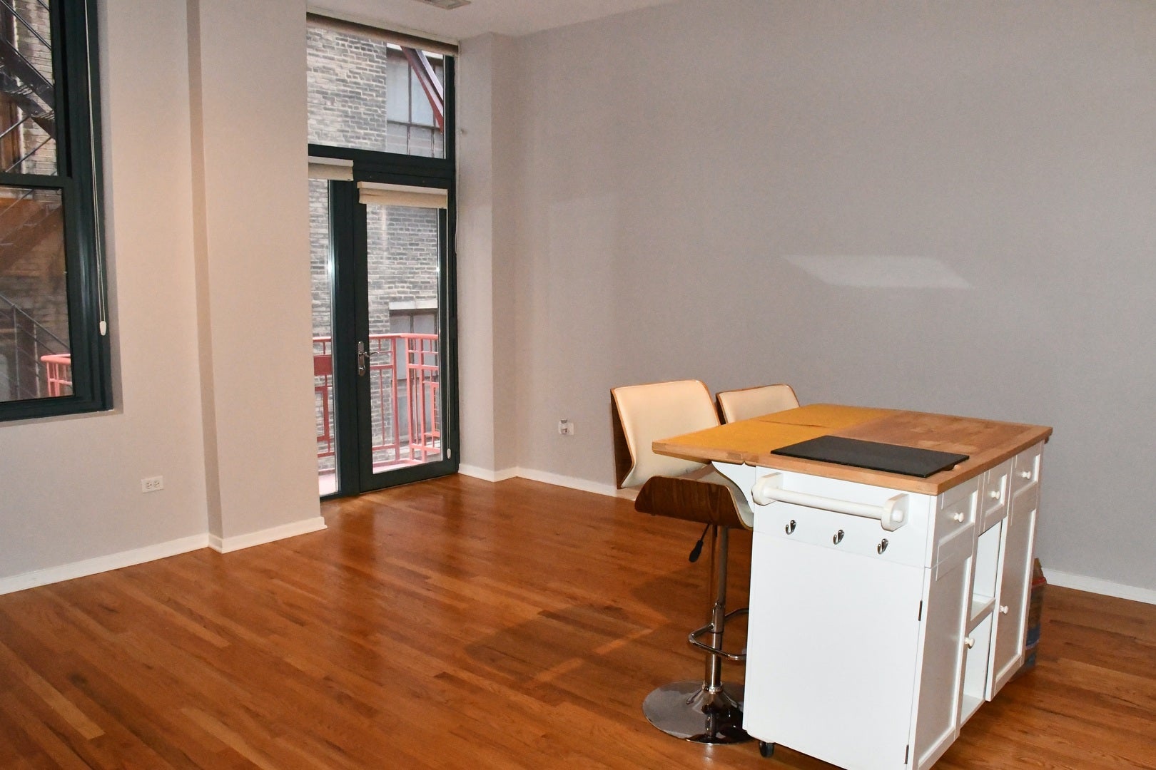 208 W Washington Street 1403