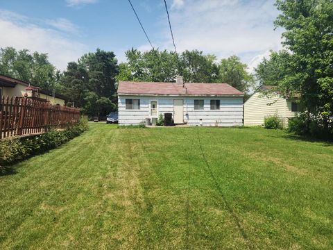 Photo of 1393 Mulberry Lane, Crystal Lake, IL 60014 (MLS # 12466778)