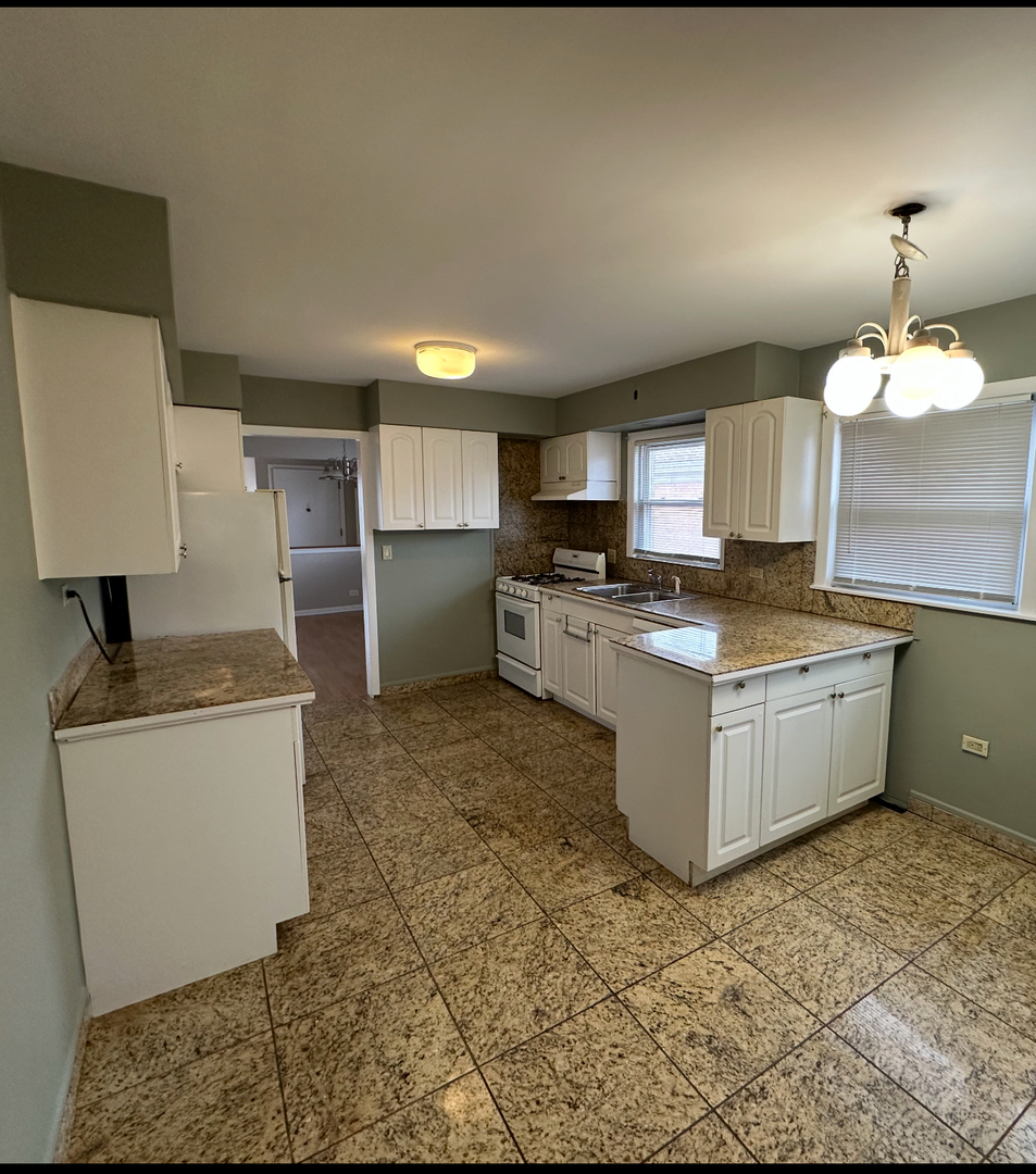 3341 W Pratt Avenue 2