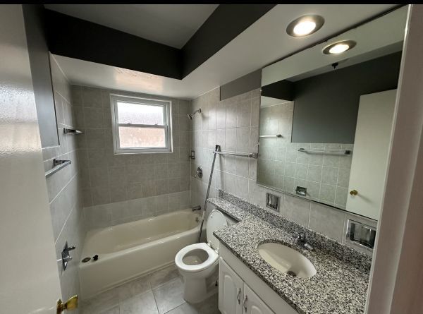 3341 W Pratt Avenue 2