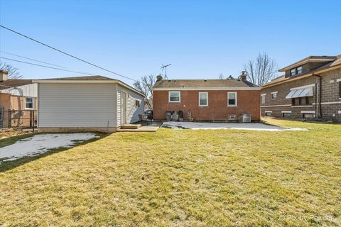Tiny photo for 1630 Henry Avenue, Des Plaines, IL 60016 (MLS # 12569274)