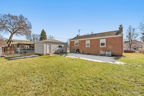 Tiny photo for 1630 Henry Avenue, Des Plaines, IL 60016 (MLS # 12569274)