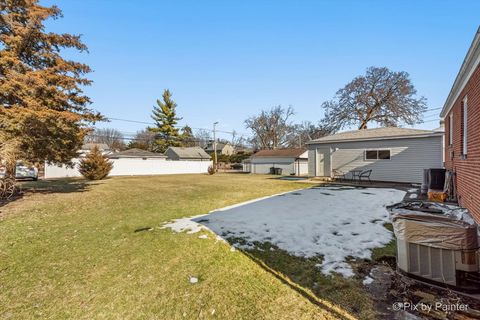 Tiny photo for 1630 Henry Avenue, Des Plaines, IL 60016 (MLS # 12569274)