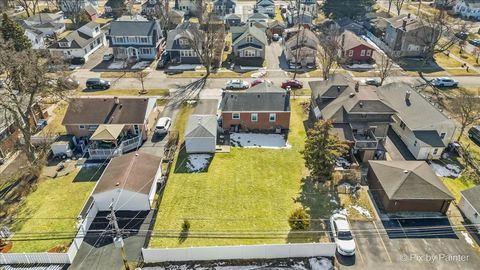 Tiny photo for 1630 Henry Avenue, Des Plaines, IL 60016 (MLS # 12569274)