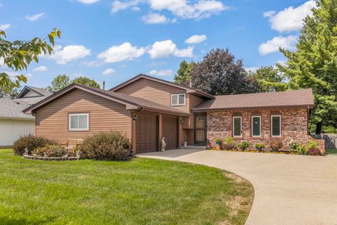 Photo of 1135 Hidden Spring Drive, Naperville, IL 60540 (MLS # 12450835)