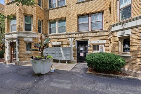 Tiny photo for 2512 Harrison Street #K2, Davenport, IA 52803 (MLS # 12675734)
