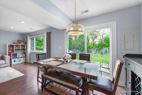 Tiny photo for 802 Dighton Lane, Schaumburg, IL 60173 (MLS # 12661375)
