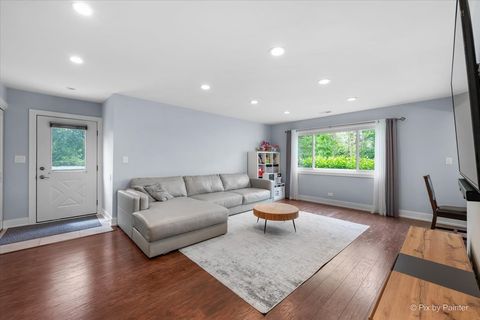 Tiny photo for 802 Dighton Lane, Schaumburg, IL 60173 (MLS # 12661375)