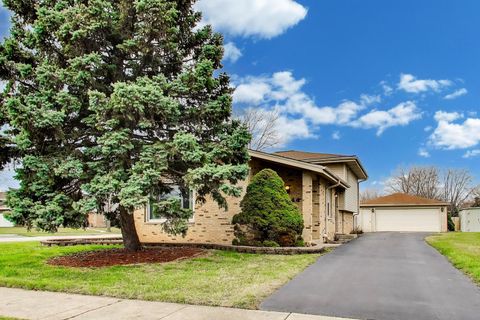 Tiny photo for 12044 S Holmberg Court, Alsip, IL 60803 (MLS # 12614834)