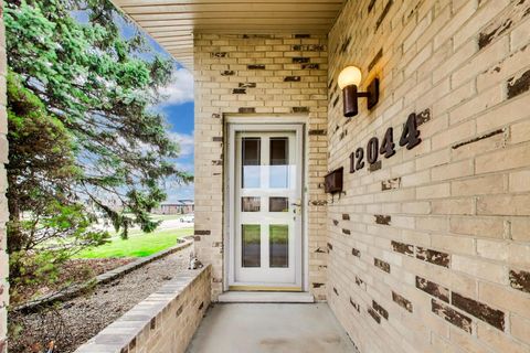 Tiny photo for 12044 S Holmberg Court, Alsip, IL 60803 (MLS # 12614834)