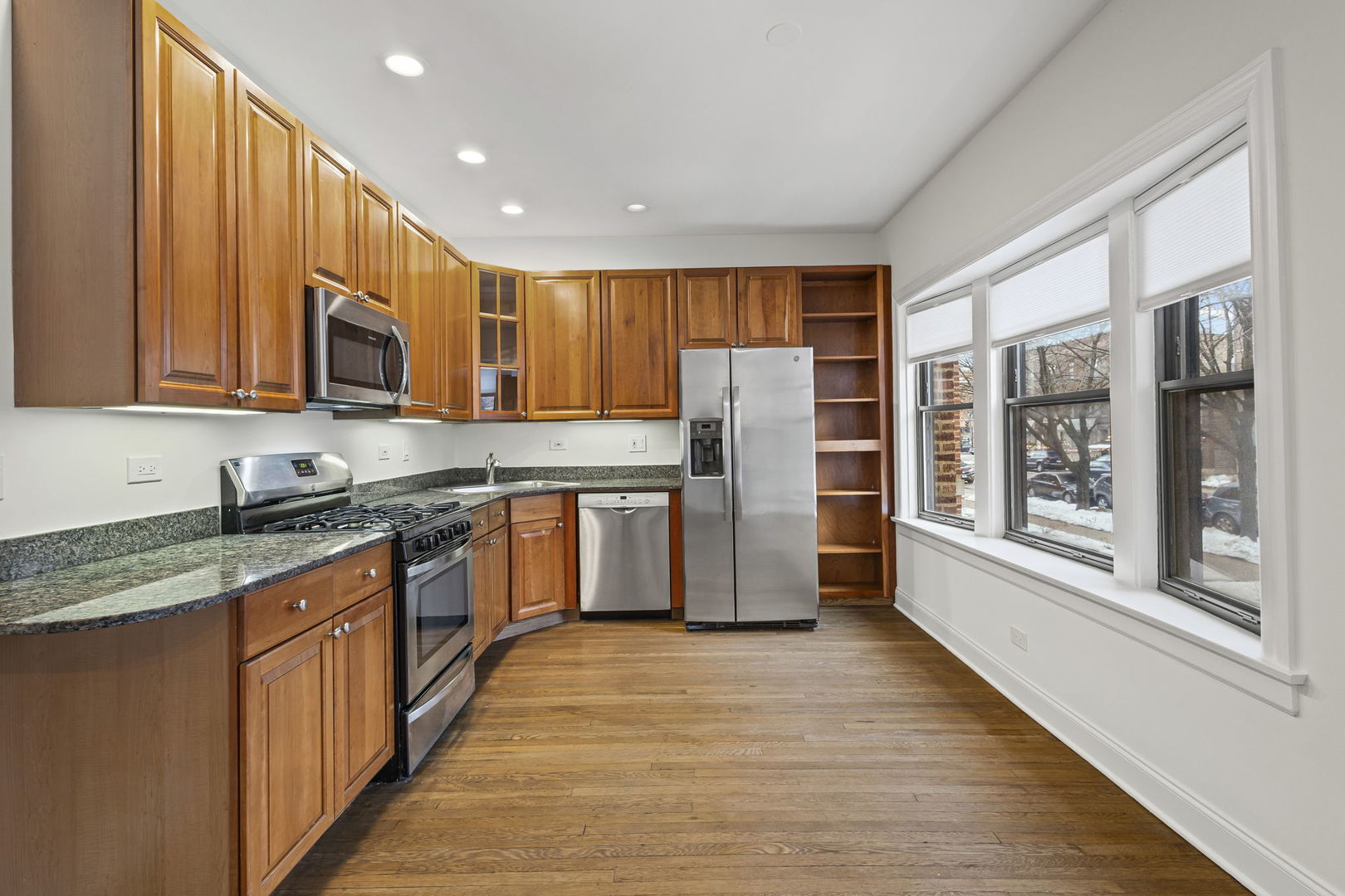 4021 N Southport Avenue 1