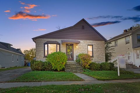 Tiny photo for 239 Sheridan Avenue, Highwood, IL 60040 (MLS # 12491805)