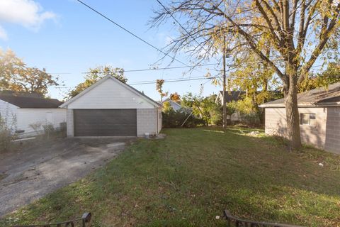 Tiny photo for 239 Sheridan Avenue, Highwood, IL 60040 (MLS # 12491805)