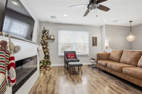 Tiny photo for 4 Siesta Court, Bloomington, IL 61704 (MLS # 12530892)