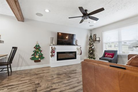 Tiny photo for 4 Siesta Court, Bloomington, IL 61704 (MLS # 12530892)